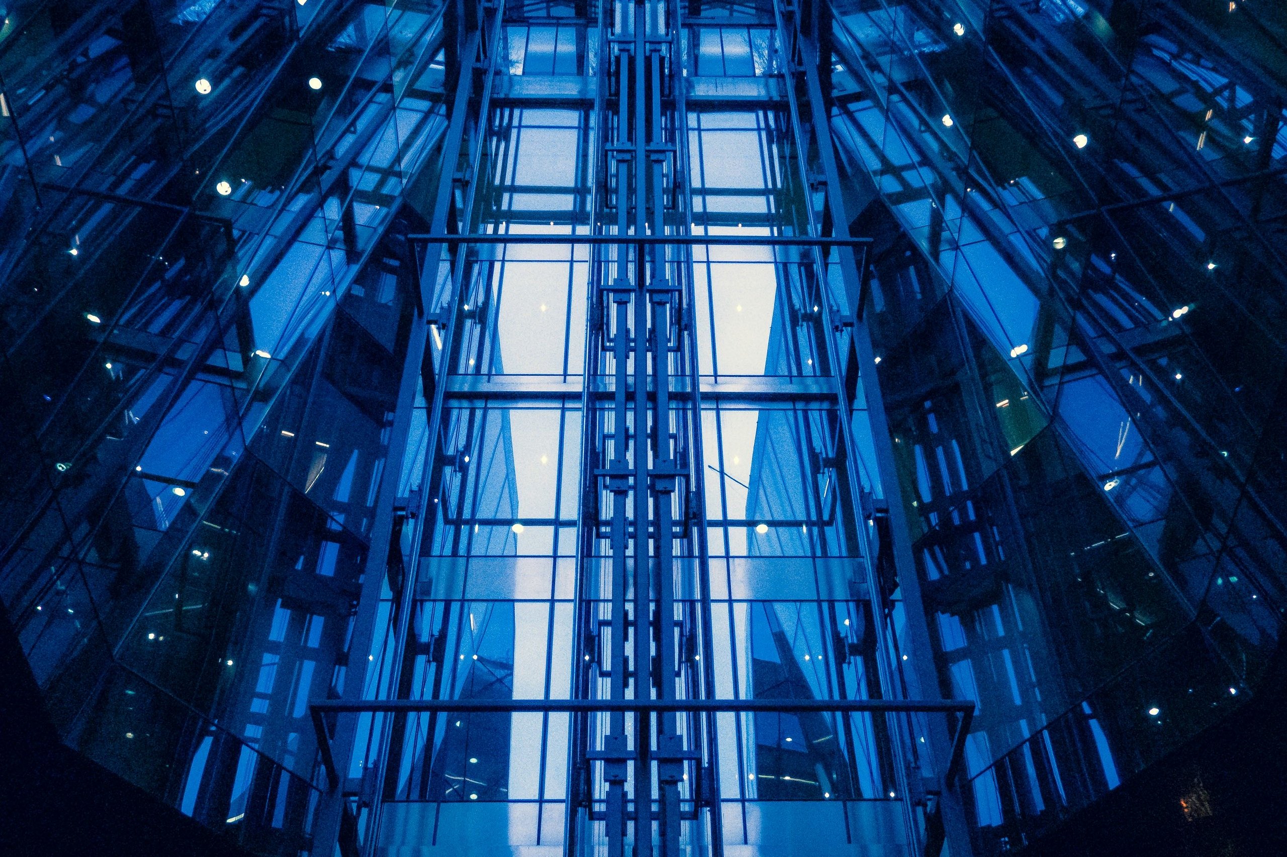 IT業界の未来を読み解く — 2025年から2035年への展望